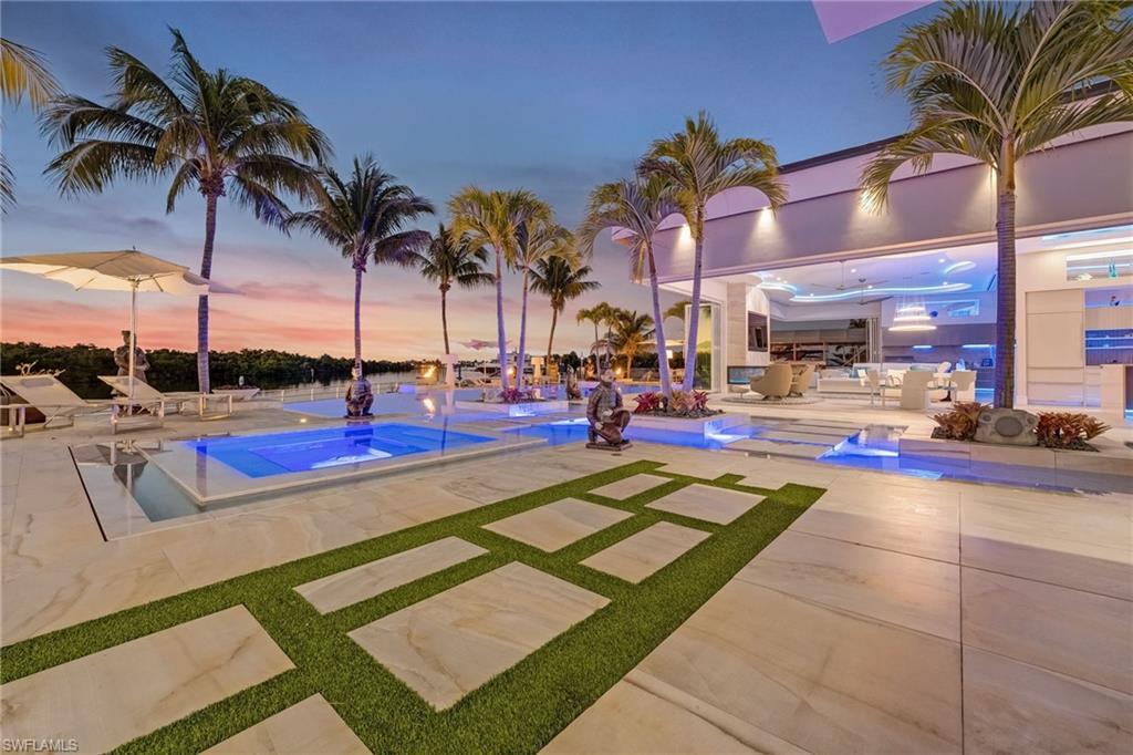 Image 3: Outdoor Area by Pool