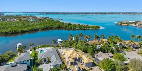6901 Deep Lagoon LN