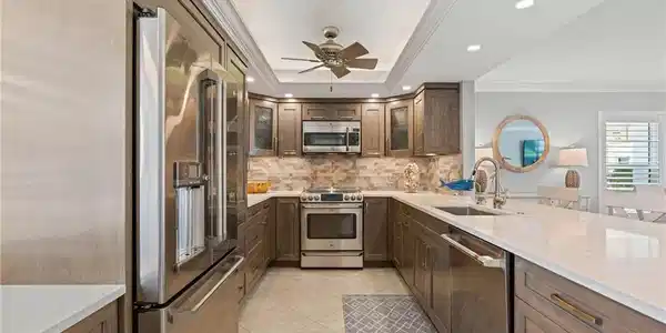 880 Huron CT