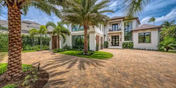1365 Spyglass
