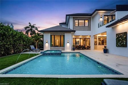 264 8th AVE S