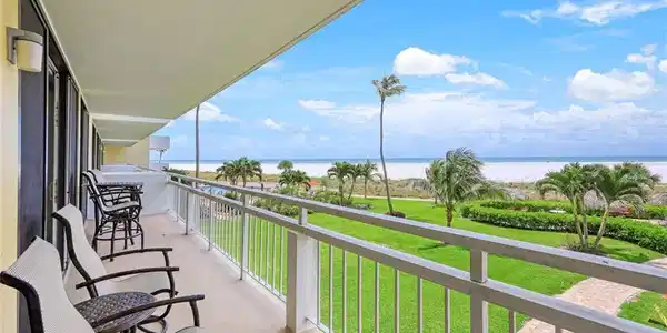 180 Seaview CT