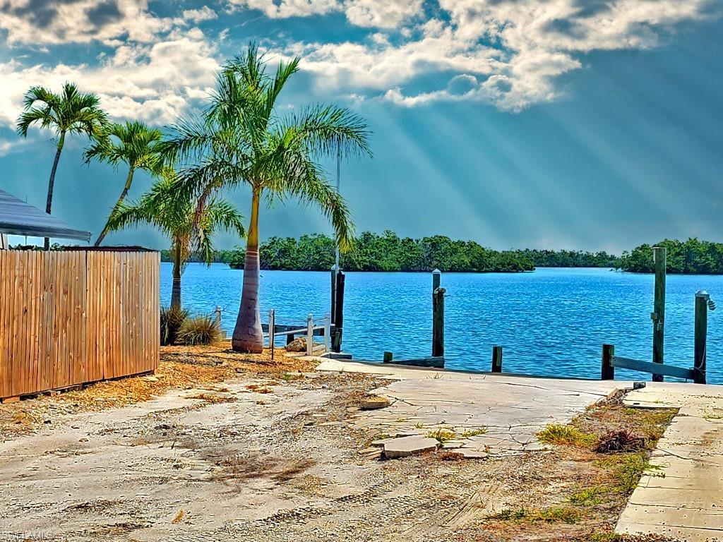Image 1: Enjoy 1/2 mile of stunning bay view