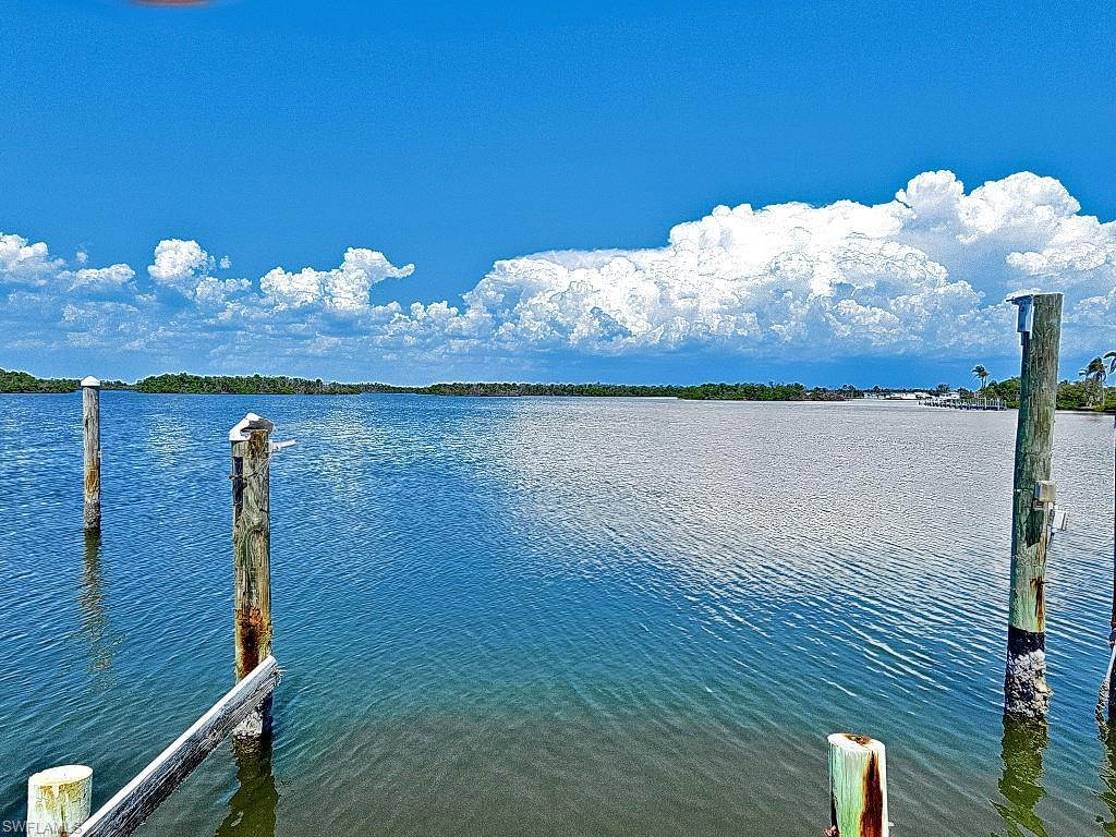 Image 3: Enjoy gorgeous eastern views