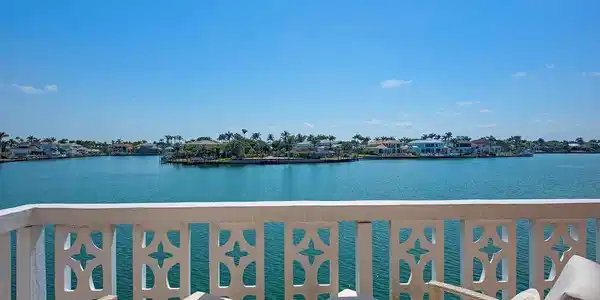4000 Gulf Shore N Unit 2700