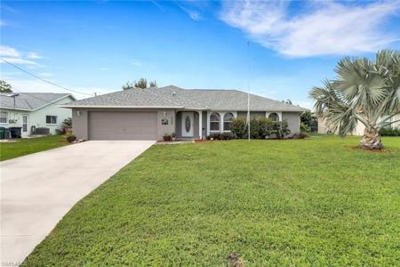 238 SW 43rd LN
