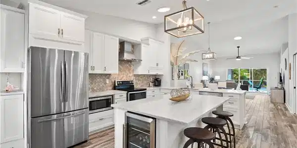 804 Wiggins Bay DR
