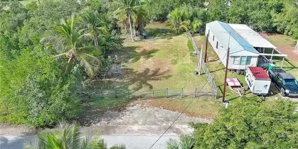 Image 2: Drone / aerial view