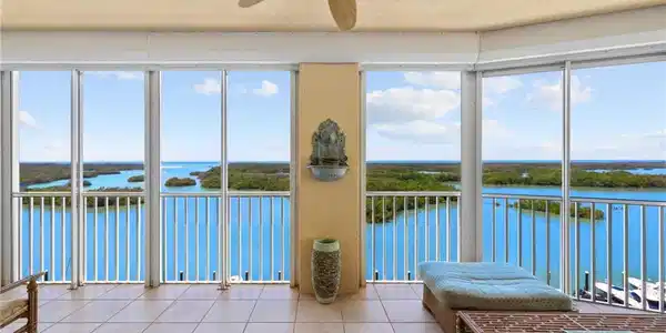 435 DOCKSIDE DR