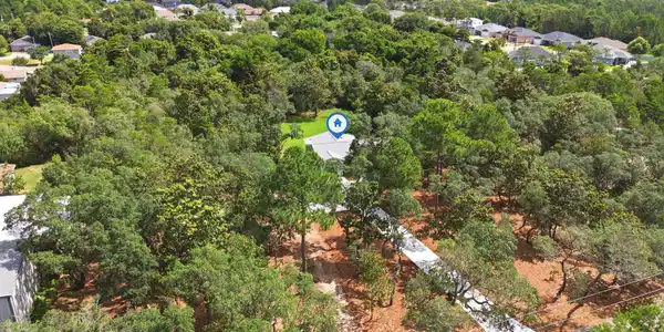 Image 3: Lot 12