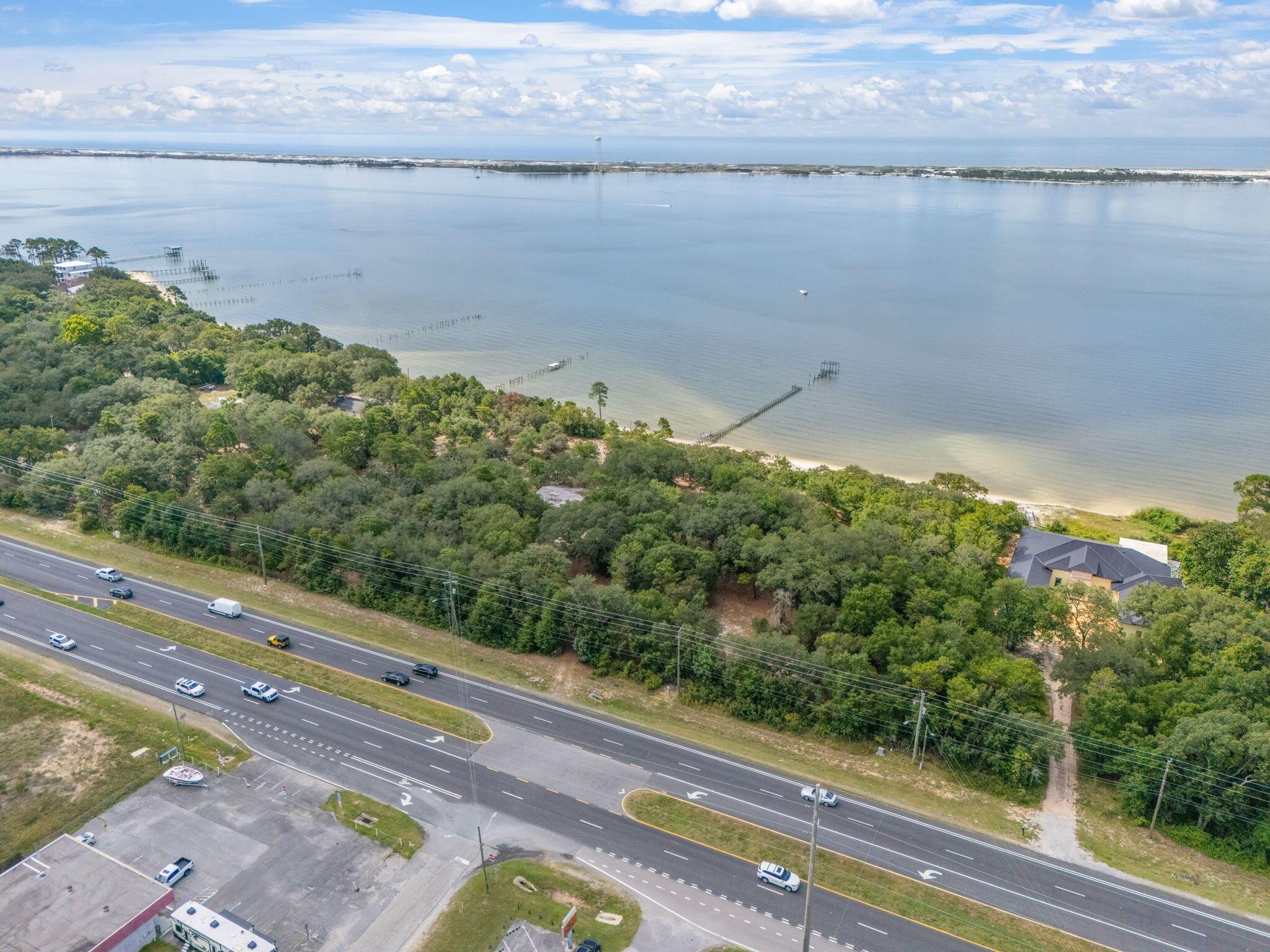 Image 4: 4-web-or-mls-9751-navarre-pkwy