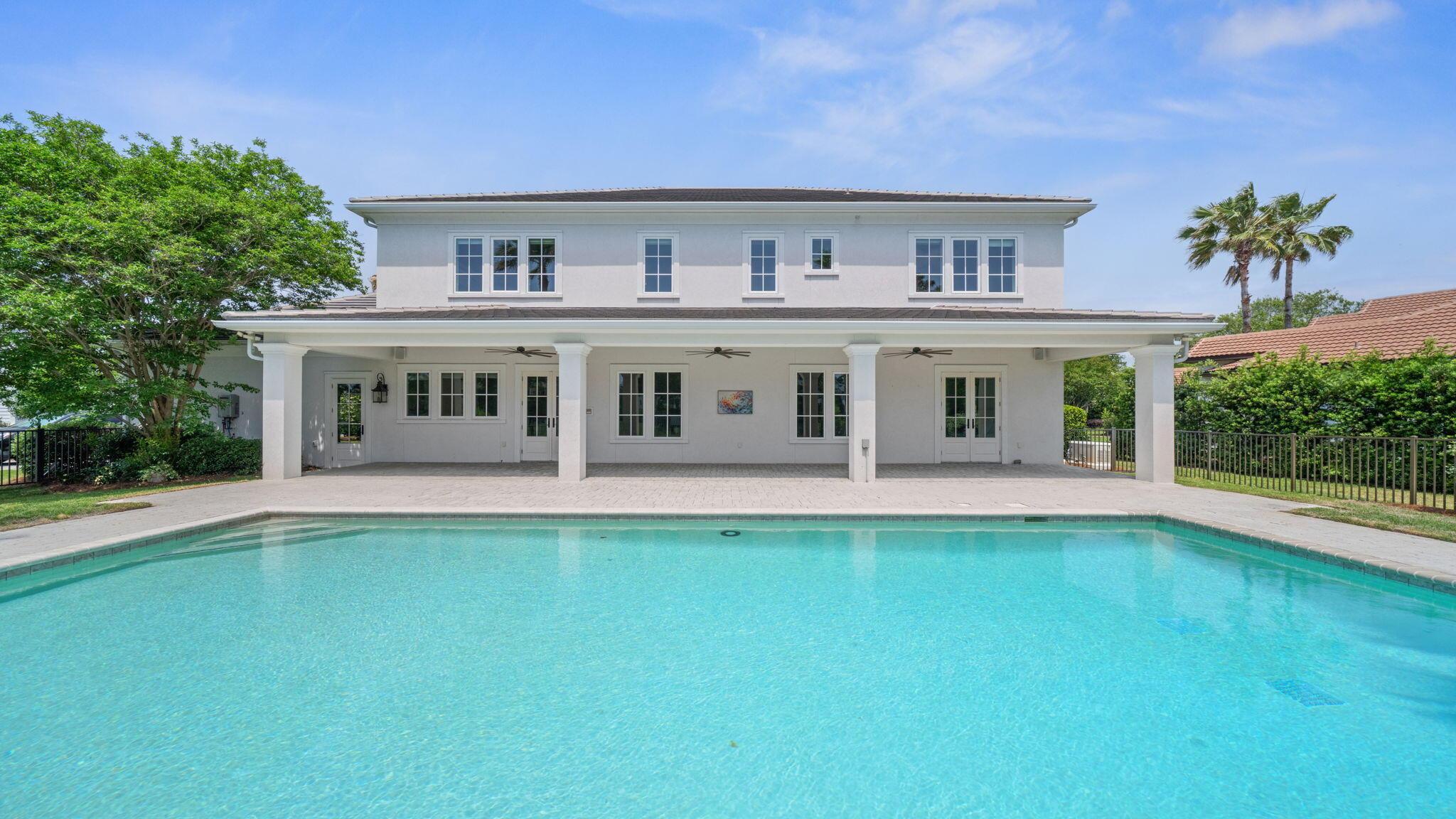 Image 4: Outdoor Living