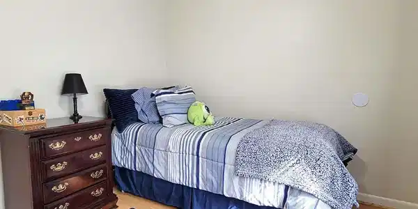 Image 3: BEDROOM1