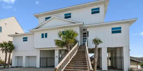 Image 3: 08-7515 Gulf Blvd-2