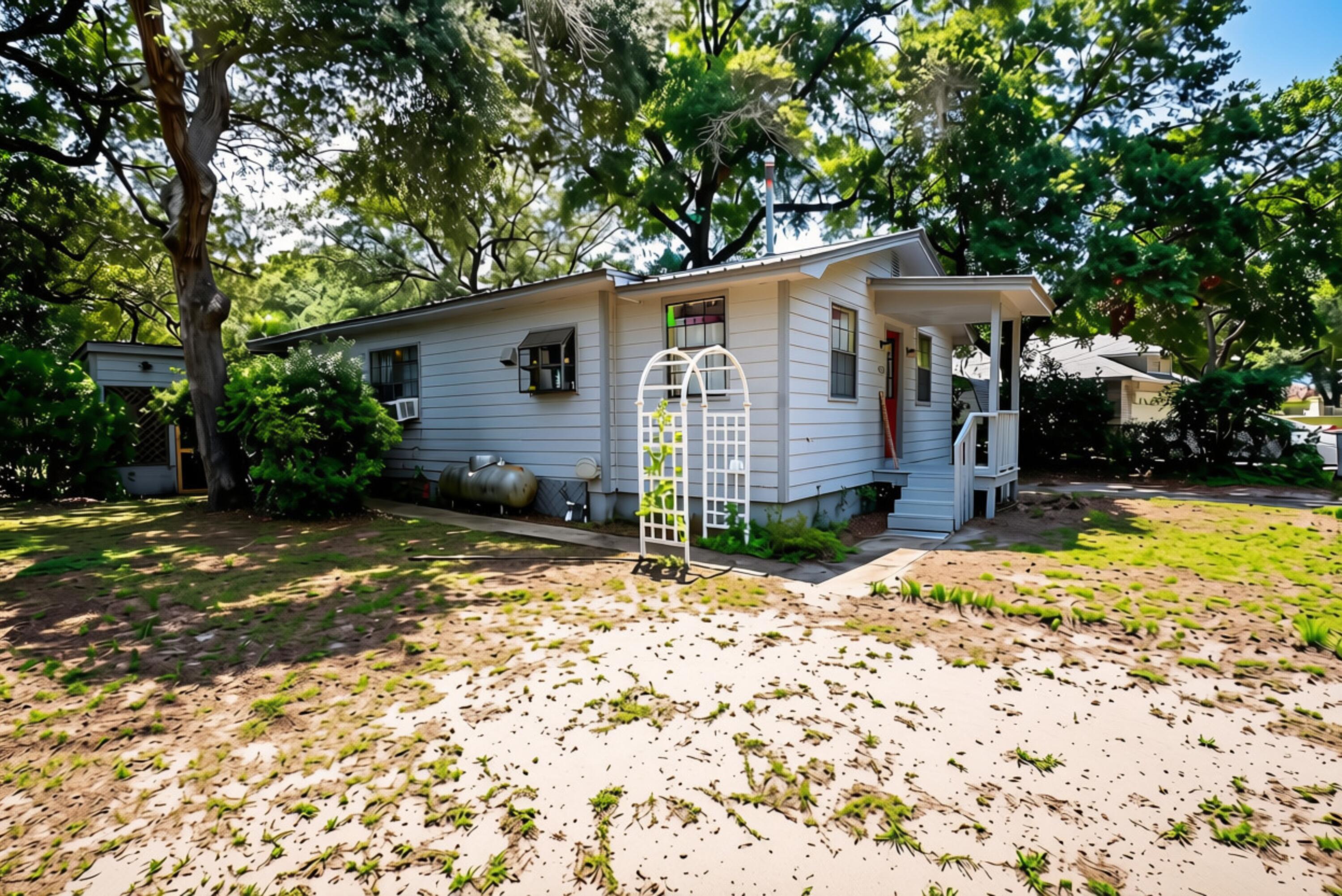 Image 3: house left side 1