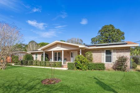 38 Magnolia Avenue
