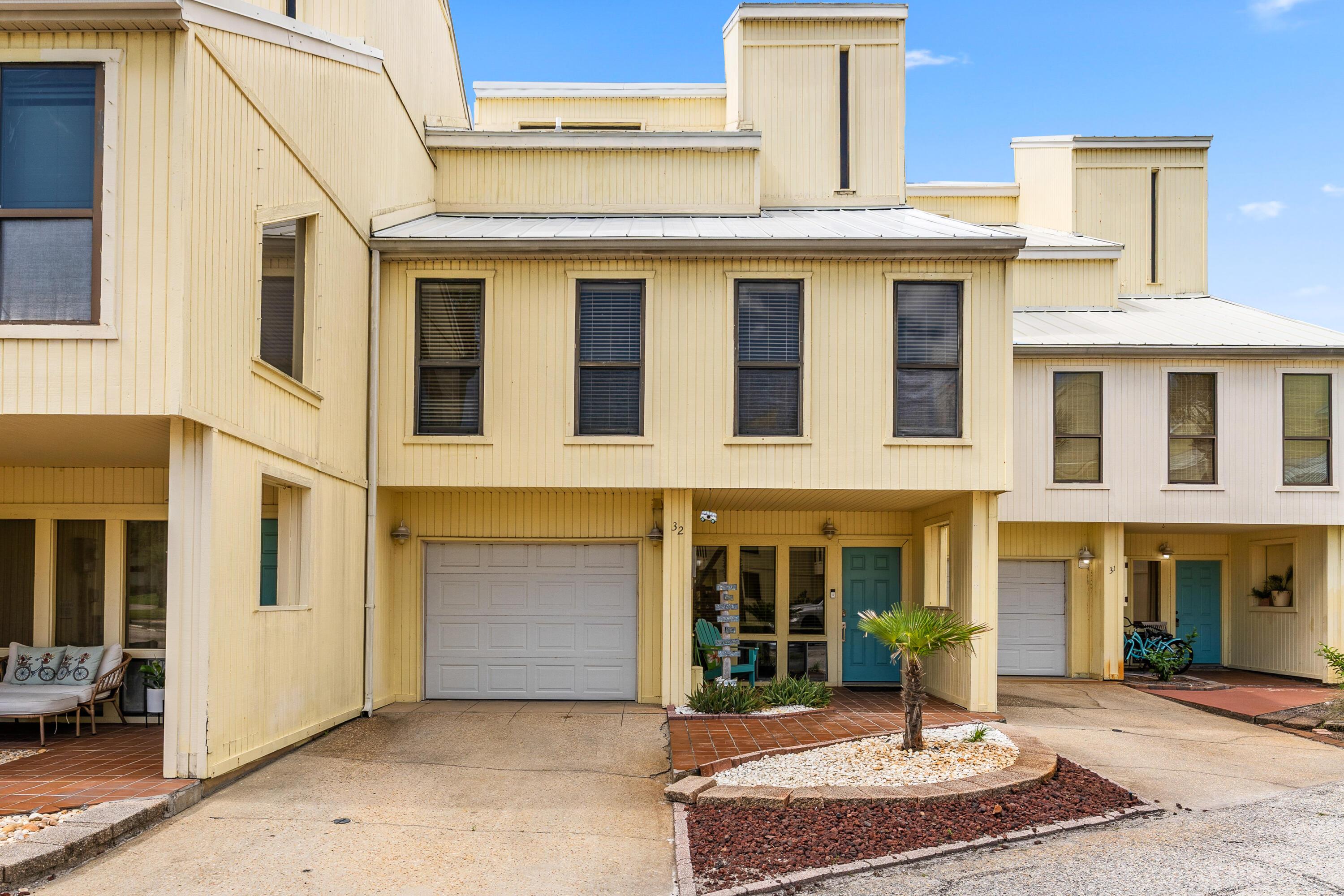 Image 3: 01-Gulf Blvd unit 32-1