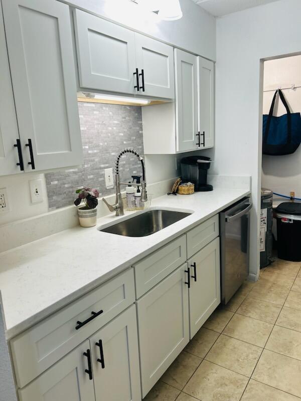 Image 4: Kitchen 2
