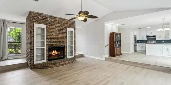 Image 2: Living Room
