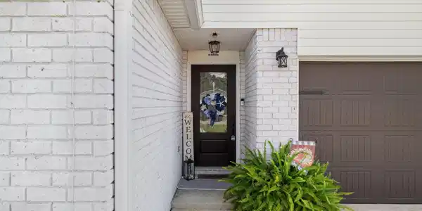 Image 3: 5-web-or-mls-9447-parker-pl-dr