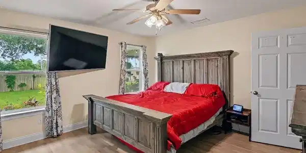 Image 4: 23-web-or-mls-Primary Bedroom 1 warmer