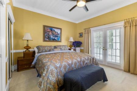 302 Olde Post Road