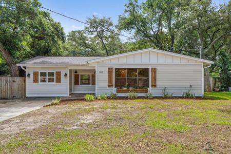 107 NE Ferry Road