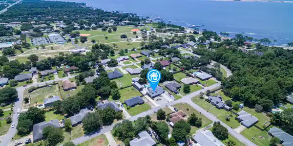 Image 4: aerial