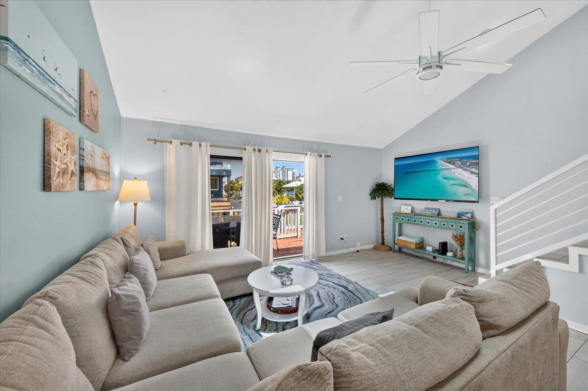 Image 3: 01-422 Tina Drive422 Tina Drive1_CF1_632