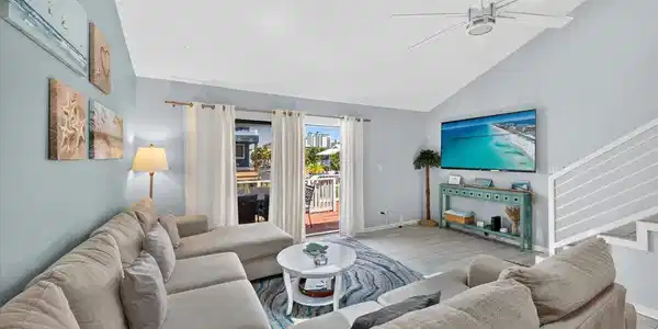 Image 3: 01-422 Tina Drive422 Tina Drive1_CF1_632