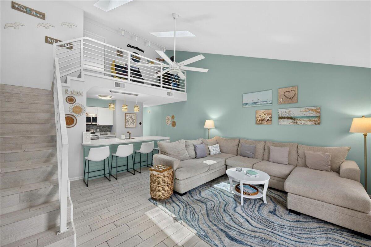Image 4: 04-422 Tina Drive422 Tina Drive2_CF1_633