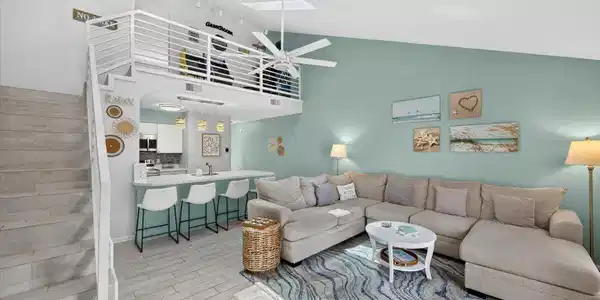 Image 4: 04-422 Tina Drive422 Tina Drive2_CF1_633