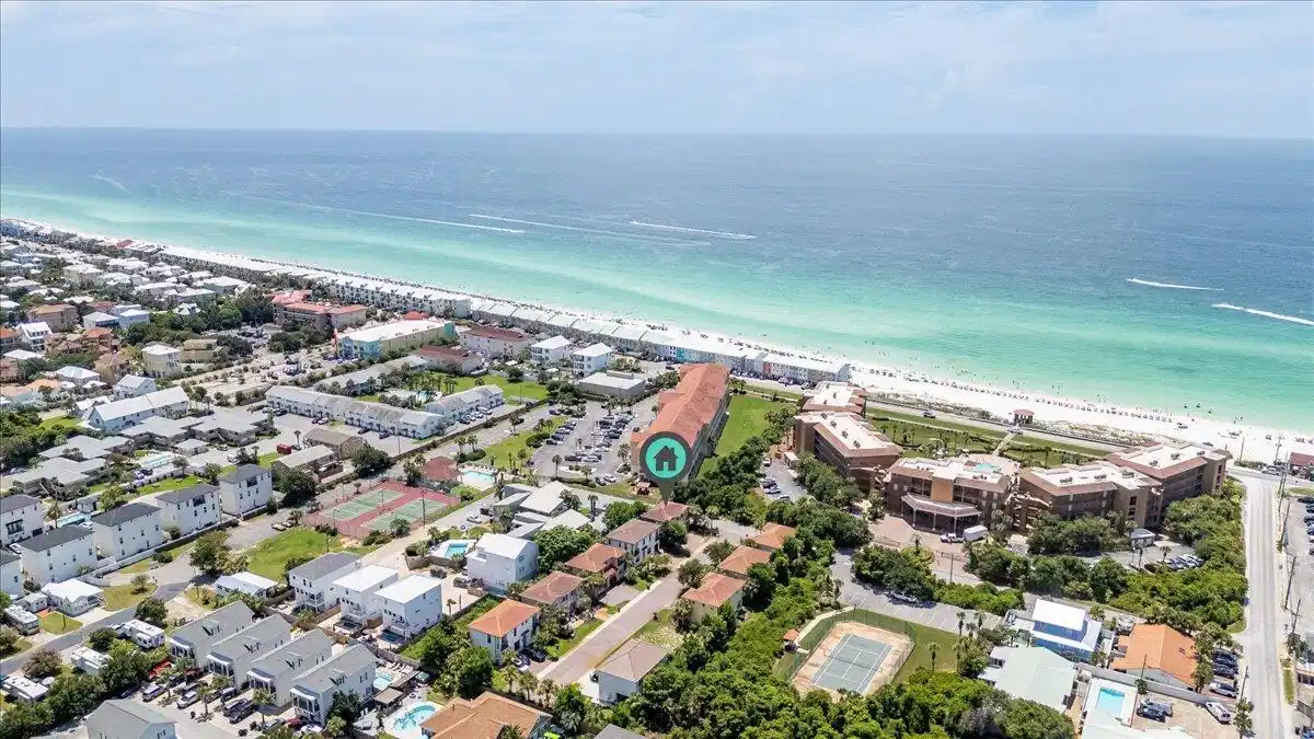 Image 1: 03-Le Soleil Dr drone-3