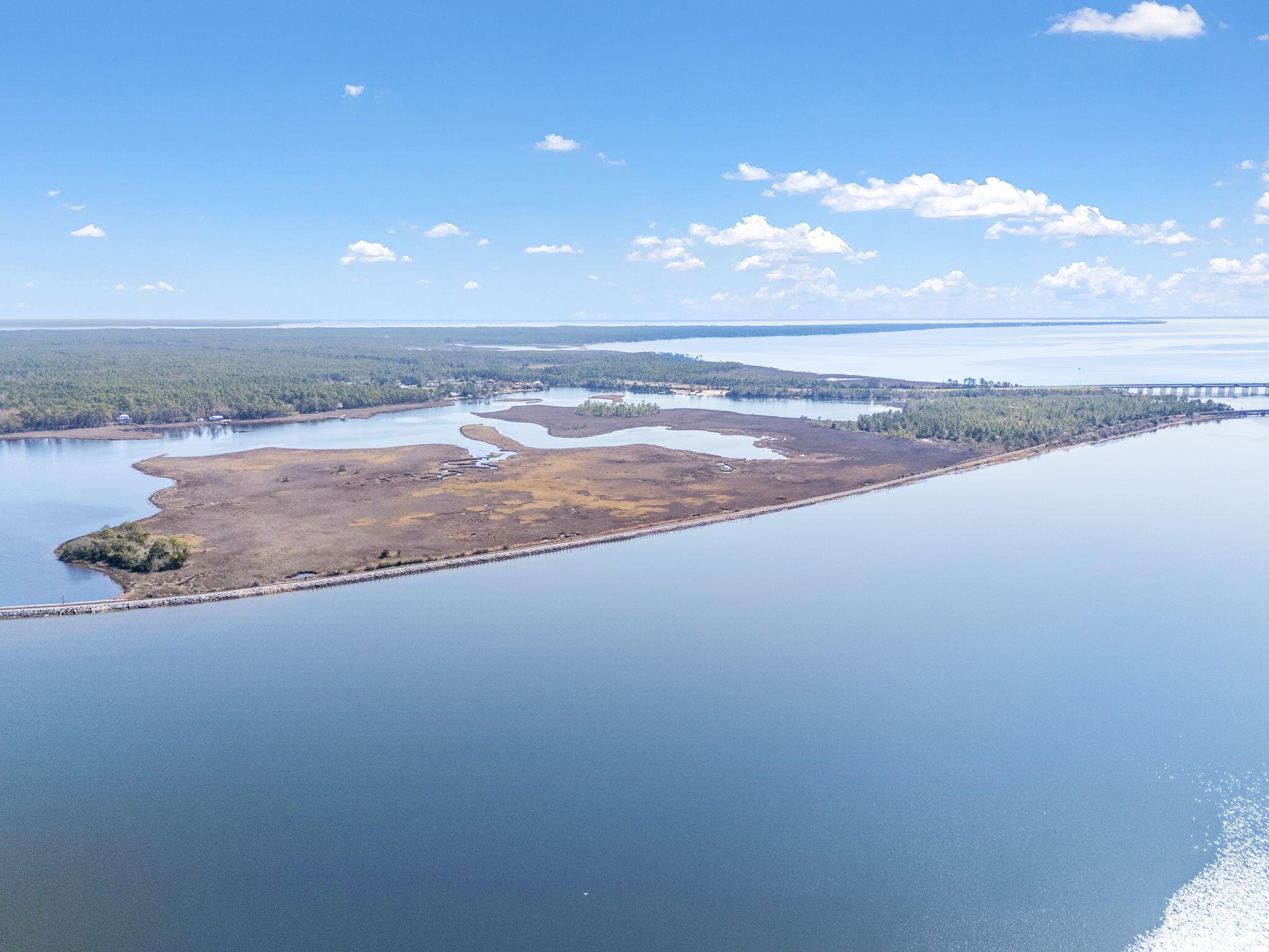 Image 3: 5-web-or-mls-delmonte-island