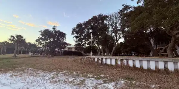 Image 4: Lot 3