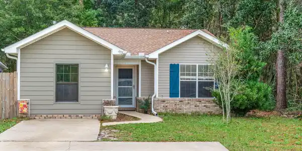 493 Woodfern Avenue Avenue