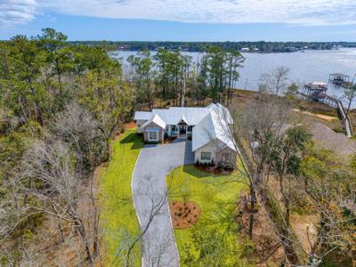 198 Shoreline Drive