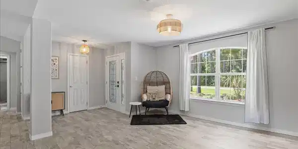Image 3: 27-20260604 6642 Bellingham St 186