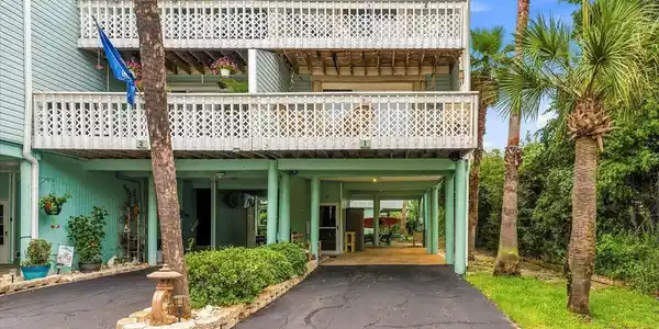 Image 3: 01-8522 Gulf Blvd Unit 1-3