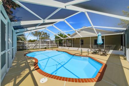 6413 Red Heron Court