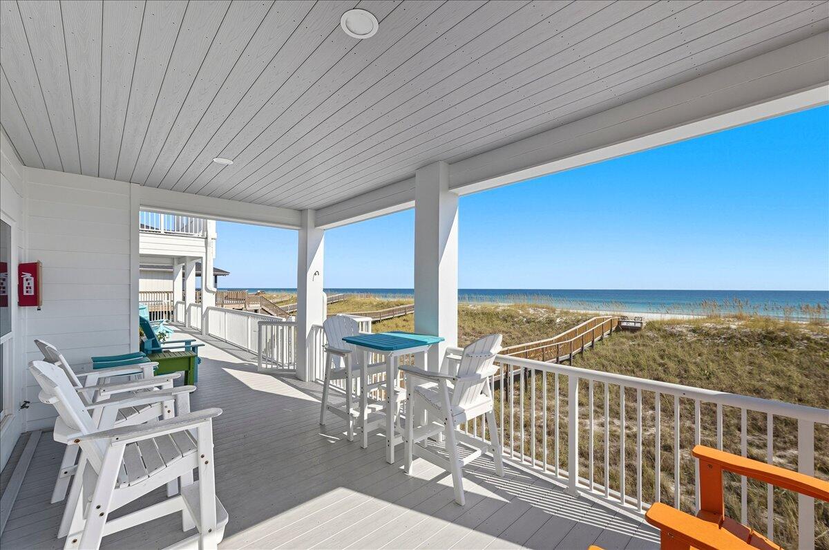 Image 4: 18-20250929 7485 Gulf Blvd drn 016