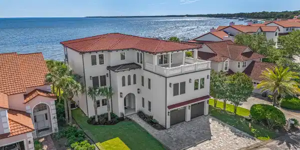28 Baybridge Drive