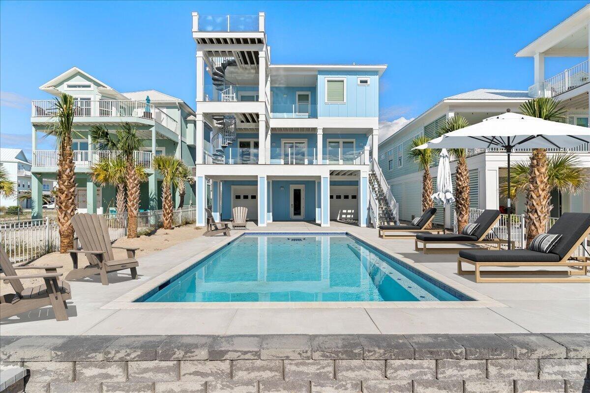 Image 4: 02-7392 Grand Navarre staaged pool