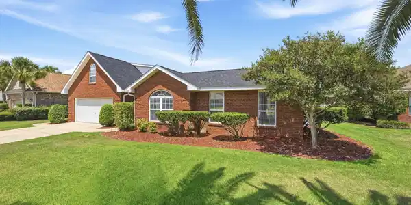 Image 4: 3-web-or-mls-1668-woodlawn-way