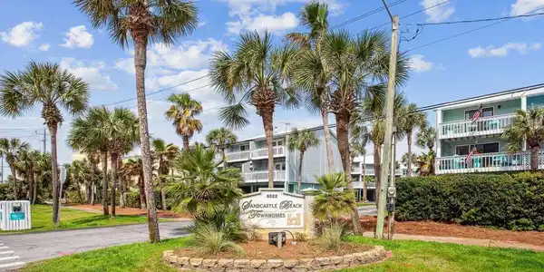 Image 4: 8522 Gulf Blvd - Sandcastle Beach Townho