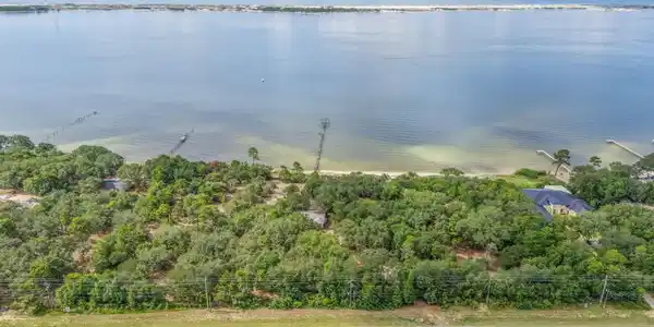 Image 2: 2-web-or-mls-9751-navarre-pkwy
