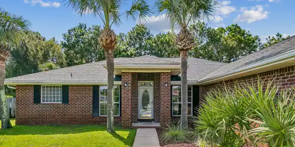 Image 4: 2367 Heritage Circle-3