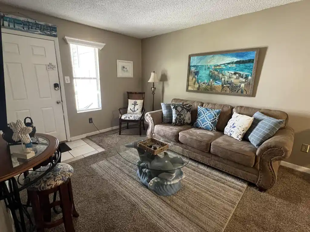 Image 1: Living Room