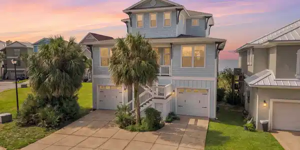 1143 Sawgrass Drive
