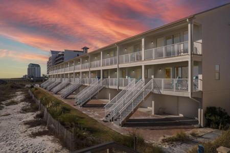 8425 Gulf Blvd